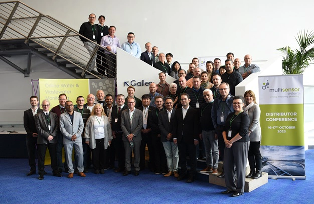 Multisensor team with distributors